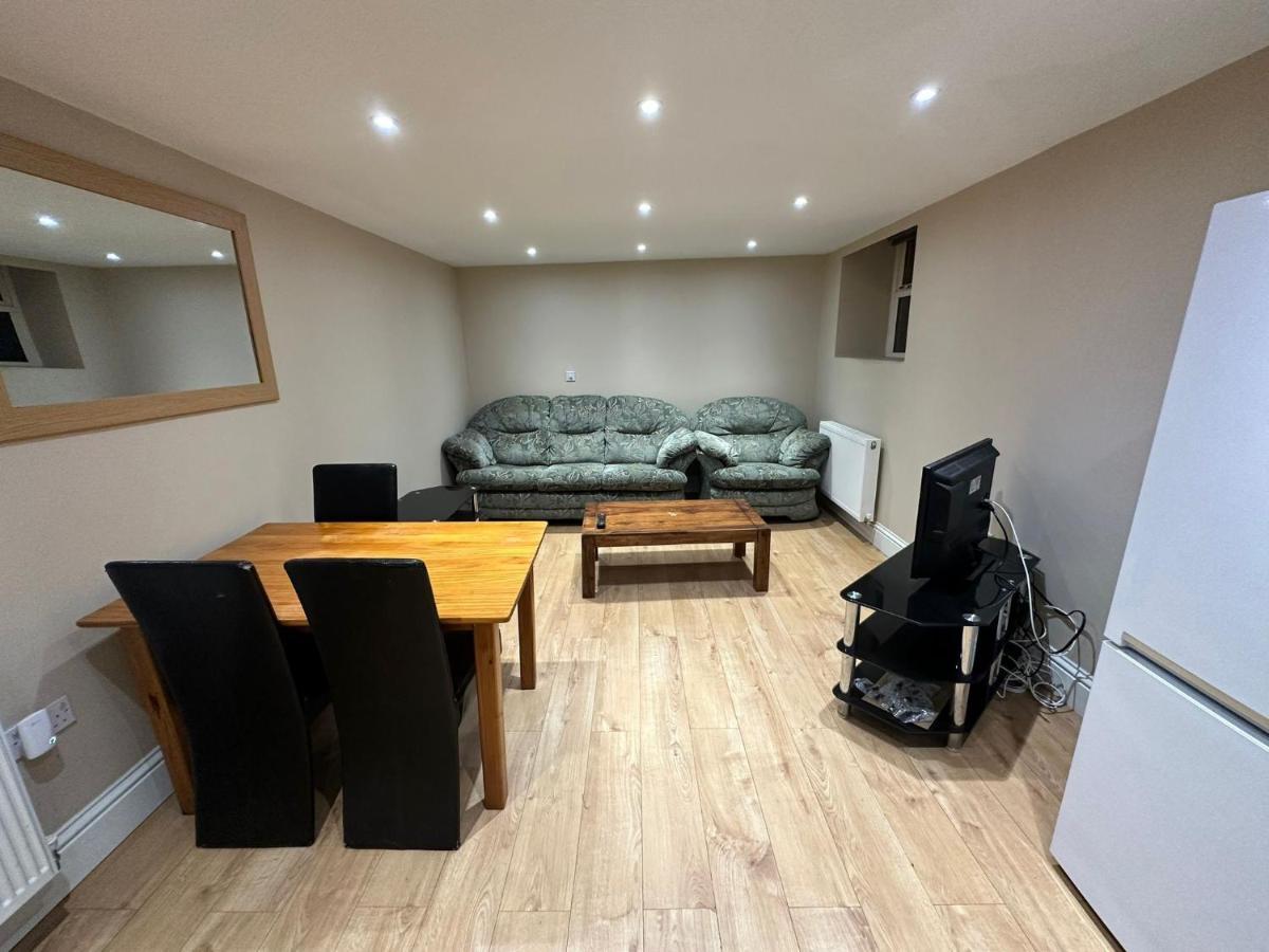 Homely In The Centre Apartment *
